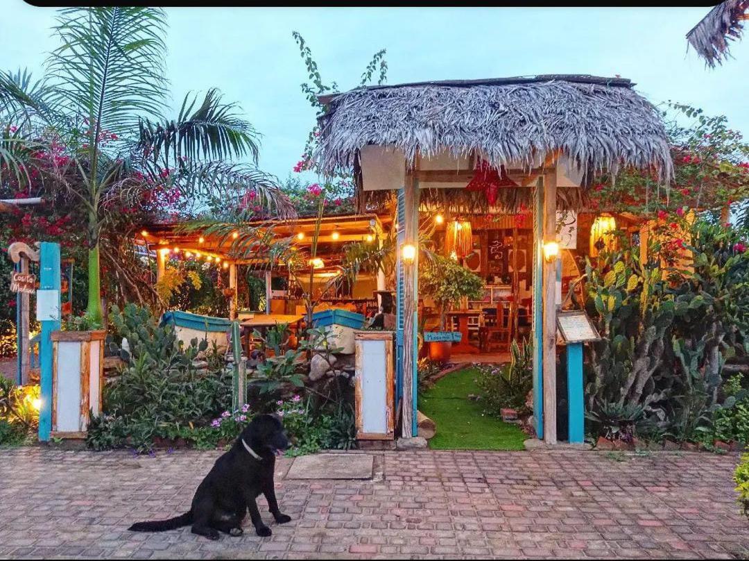 Cafe Madame Hotel ปูแอร์โตโลเปซ ภายนอก รูปภาพ